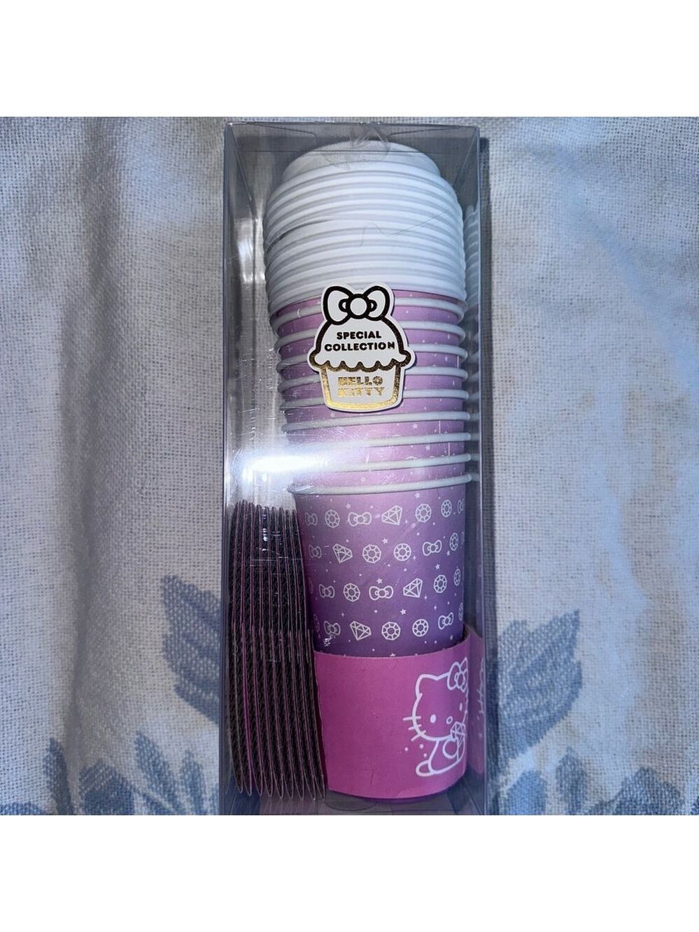 New Hello Kitty Bejeweled Hot Cup Set W/Lids & Sleeves